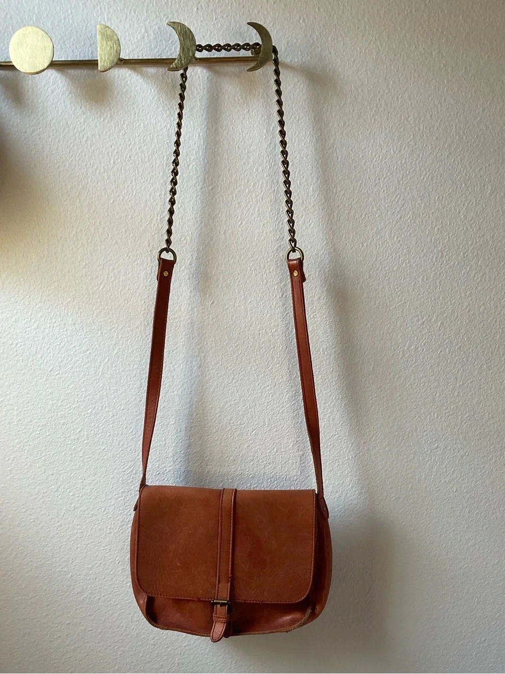 Brown Leather Crossbody Saddle Bag with Chain Strap